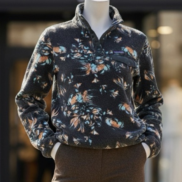 New with Tag Patagonia synchilla women pullover sweater size L available - Picture 1 of 8